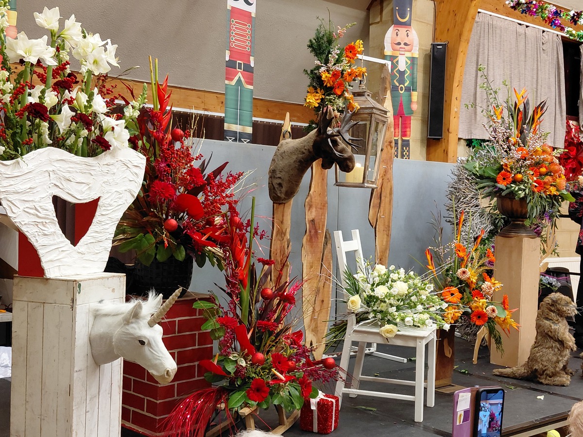 20251211 scgs floral (5)